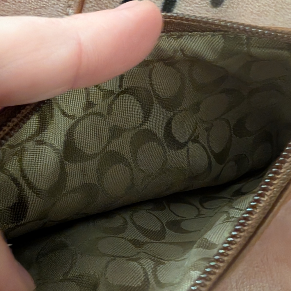 Coach Tan Leather Wristlet Vintage EUC - Picture 11 of 13